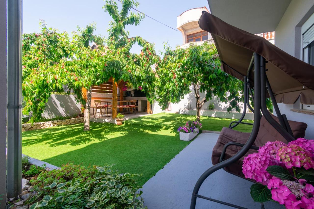 Modern Apartment With Private Pool Bibinje Exterior photo
